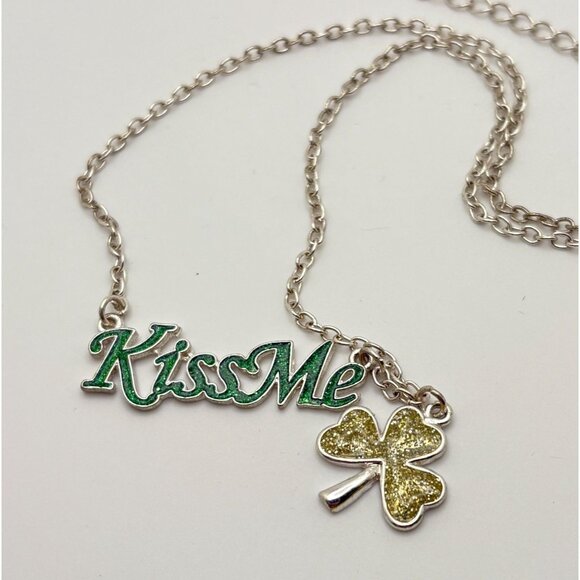 Claires Kiss Me I'm Irish Necklace Silver Tone Green Glitter Shamrock Pendant - Picture 6 of 7